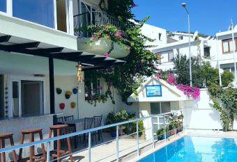 Yalcinkayalar Aparthotel has Balcony rooms