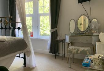 Slayleigh B&B, Matlock allows 18 year olds to book a room