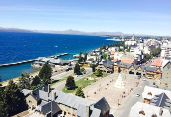 Center Suites Bariloche allows 18 year olds to book a room