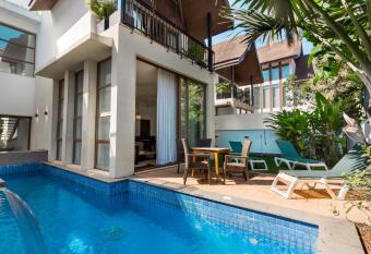 Luxury Villa Goa has Smoking/Balcony rooms