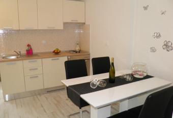 Apartment Leptir has Balcony rooms