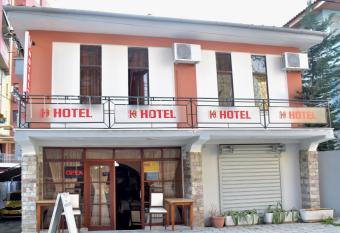 Hotel Central has Balcony rooms