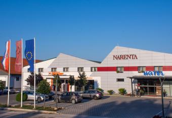 Hotel Narenta has Balcony rooms