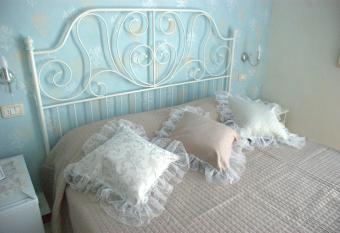 B&B Vittorio Emanuele has Balcony rooms