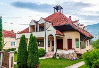 Apartment Aleksandra has Balcony rooms