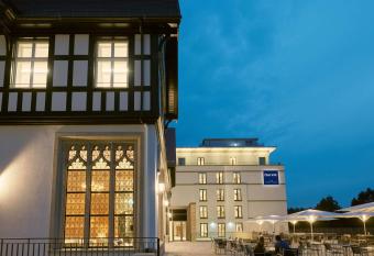 Dorint Hotel Frankfurt/Oberursel allows 18 year olds to book a room