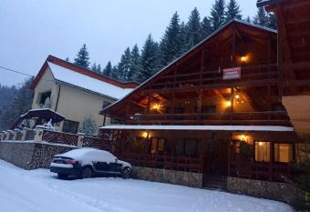 Cabana Loredana has Balcony rooms