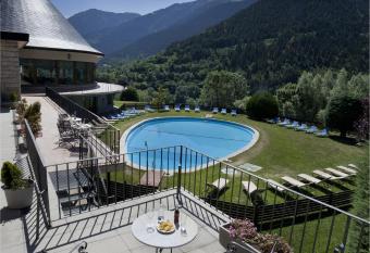 Parador de Vielha has Balcony rooms