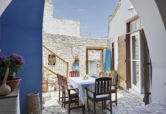 Lefkara View has Balcony rooms