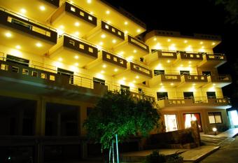 Oneiro Studios has Balcony rooms