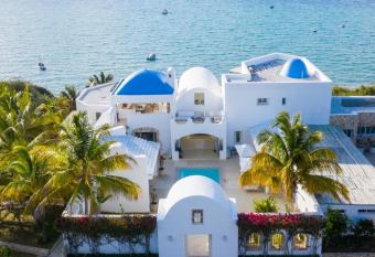 Villa Santorini has Balcony rooms