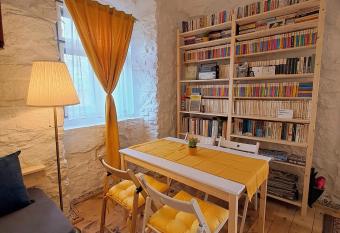 Casa Petri Rosia Montana has Balcony rooms