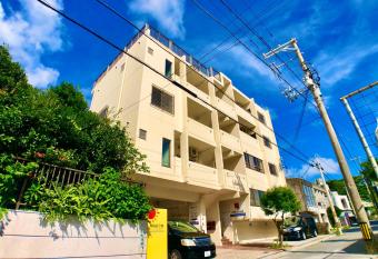 robcond                allows 18 year olds to book a room