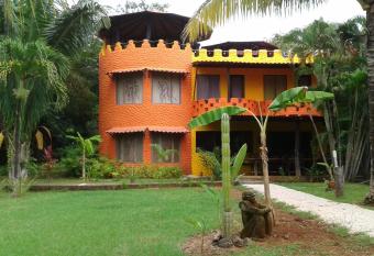 El Castillo Divertido has Balcony rooms