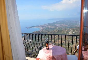 B&B Casa Bellavista has Balcony rooms