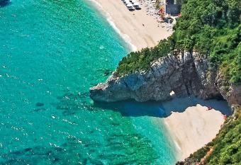 Adilon has Balcony rooms