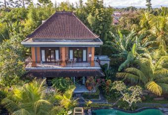 Adi Santia Bungalows has Balcony rooms