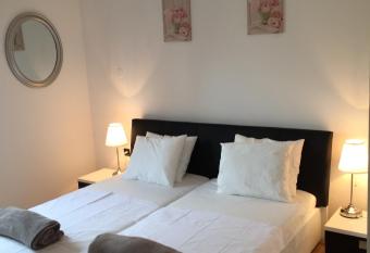 Apartments Papalinna has Balcony rooms