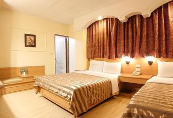 Yes Hotel has rooms with a private hot tub