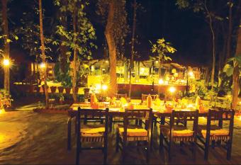 Rainbow Safari Resort has Balcony rooms