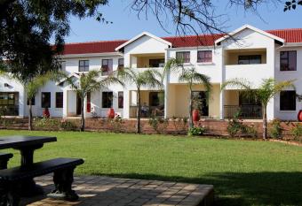 Casa Bianca Guest Lodge allows 18 year olds to book a room