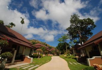 Victoria Cliff Hotel & Resort has Balcony rooms