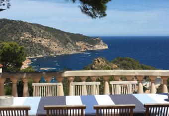 Villa Gisele has Balcony rooms