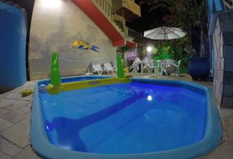 Pousada La Puerta Del Sol allows 18 year olds to book a room