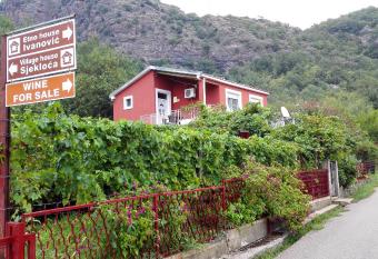 Apartment Sjekloca has Balcony rooms