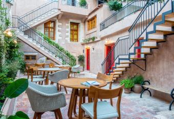 Hotel Off allows 18 year olds to book a room