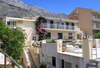 Apartments with a parking space Tucepi, Makarska - 6856 has Balcony rooms