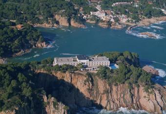 Parador de Aiguablava has Balcony rooms