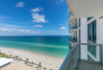 Marenas Beach Resort Private Luxury Suites has Balcony rooms