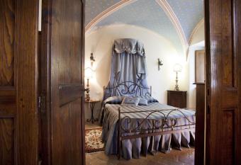 Residenza D epoca San Crispino allows 18 year olds to book a room