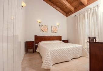 La Dimora di Federico has Balcony rooms