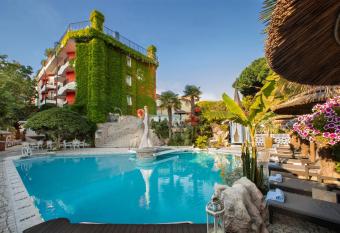 Milton Boutique Hotel has Balcony rooms