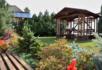 Apartments Krom         has Balcony rooms