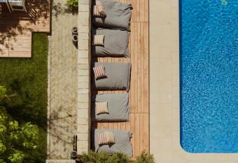 Arome22 has Balcony rooms