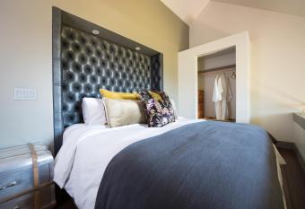 Olema House At Point Reyes has Balcony rooms