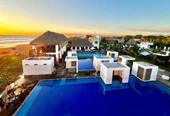 Hotel Maya Jade has Balcony rooms