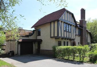 Ambassador B&B has Balcony rooms