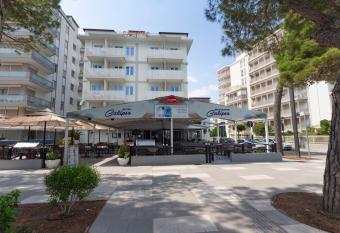 Hotel Calipso has Balcony rooms