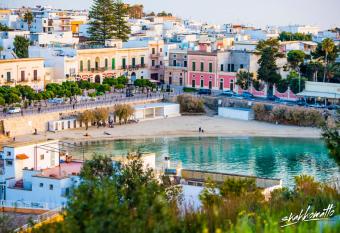 Monolocale Salento allows 18 year olds to book a room