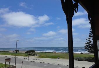 Jetty Self-Catering has Balcony rooms