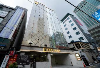 Ytt Hotel has rooms with a private hot tub