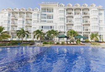 Ben Tre Riverside Resort allows 18 year olds to book a room