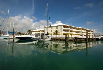 Ocean Reef Yacht Club & Resort has rooms with a private hot tub