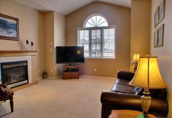 HB Guest Home has Balcony rooms