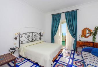 Hotel Smeraldo has Balcony rooms