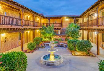 Clarion Inn allows 18 year olds to book a room